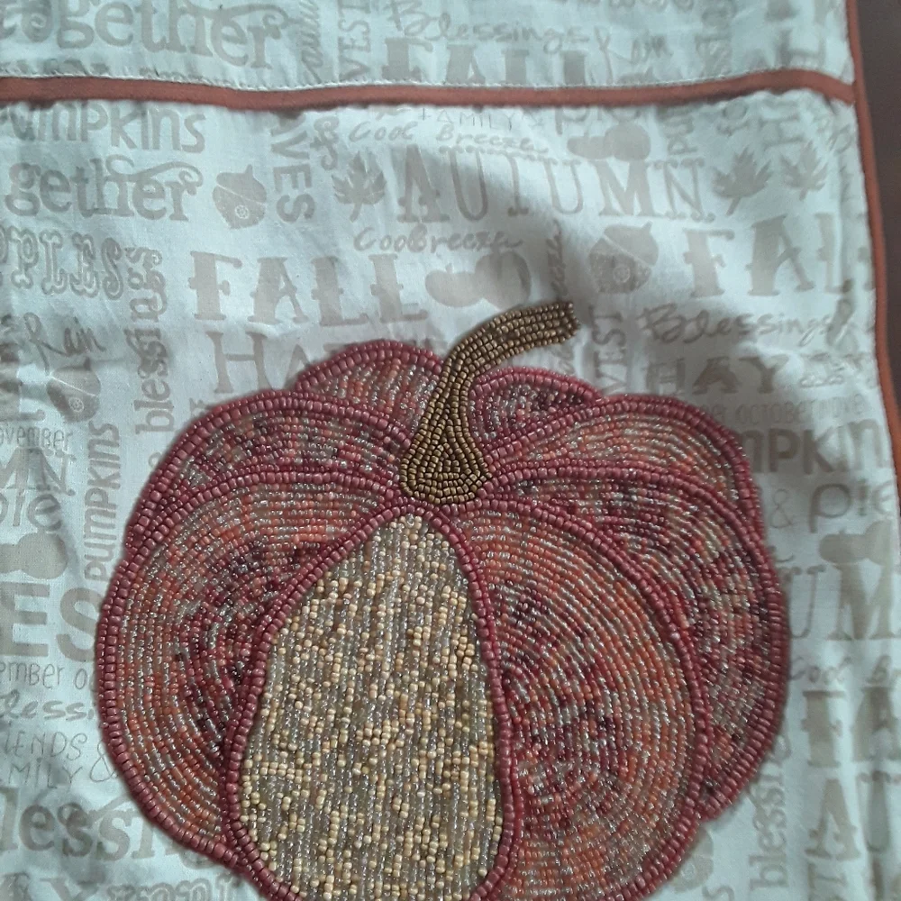 Table runner - Picture 2 of 5